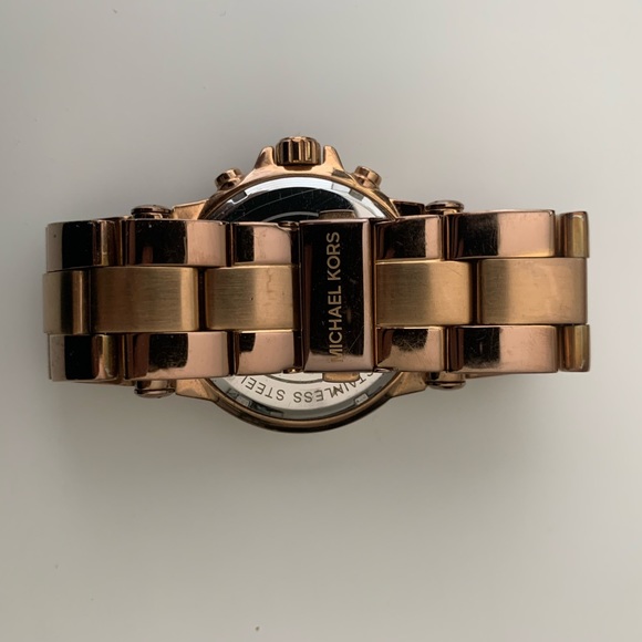 Michael Kors Rose Gold and Blue Watch - Picture 3 of 3